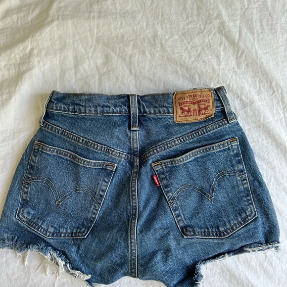 Levi’s 501 Denim Shorts - Picture 3 of 3
